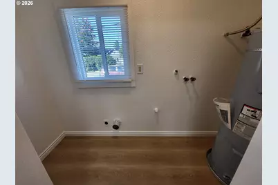 692 N Elliott St, Coquille, OR 97423 - Photo 20