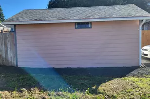 692 N Elliott St, Coquille, OR 97423 - Photo 30