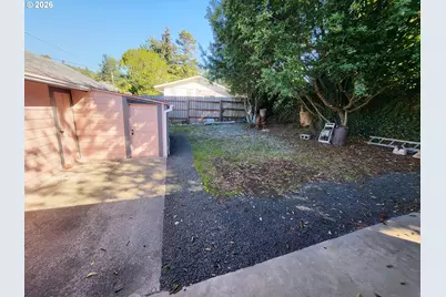 692 N Elliott St, Coquille, OR 97423 - Photo 26