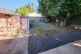692 N Elliott St, Coquille, OR 97423 - Photo 26