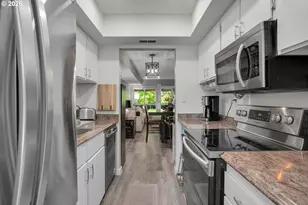 1558 NW Midlake Ln, Beaverton, OR 97006 - Photo 12