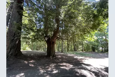 11902 NW Tualatin Ave, Portland, OR 97229 - Photo 16