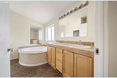 4802 SE 133rd Dr, Portland, OR 97236 - Photo 16