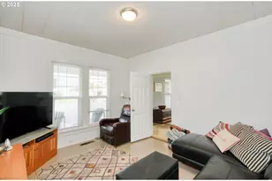 345 E 1st St, Yamhill, OR 97148 - Photo 26