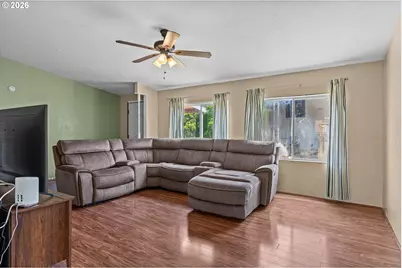 18225 S Silverwood Dr, Oregon City, OR 97045 - Photo 4
