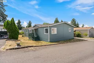 18225 S Silverwood Dr, Oregon City, OR 97045 - Photo 2