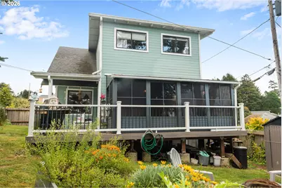 741 Pacific Ave, Brookings, OR 97415 - Photo 1