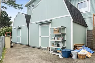 741 Pacific Ave, Brookings, OR 97415 - Photo 34