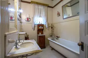 608 W 6th St, The Dalles, OR 97058 - Photo 16