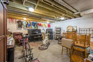 608 W 6th St, The Dalles, OR 97058 - Photo 30