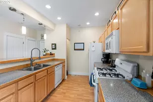526 W Lincoln St, Bingen, WA 98605 - Photo 12