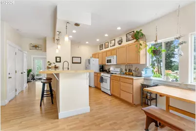 526 W Lincoln St, Bingen, WA 98605 - Photo 10