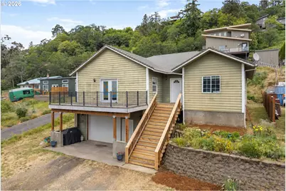 526 W Lincoln St, Bingen, WA 98605 - Photo 2