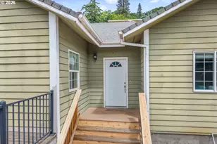 526 W Lincoln St, Bingen, WA 98605 - Photo 4