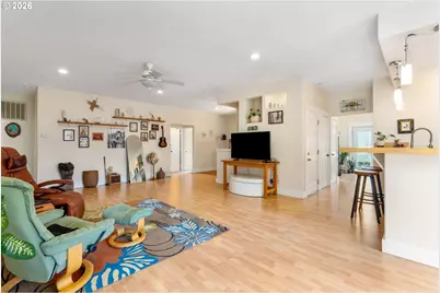 526 W Lincoln St, Bingen, WA 98605 - Photo 8