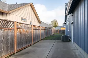 6023 Mondavi Ln, Eugene, OR 97402 - Photo 34