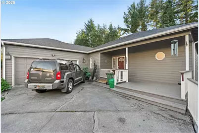 723 N 8th Loop, Coos Bay, OR 97420 - Photo 2