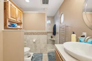 723 N 8th Loop, Coos Bay, OR 97420 - Photo 26