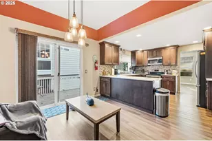 723 N 8th Loop, Coos Bay, OR 97420 - Photo 18