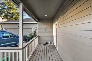 723 N 8th Loop, Coos Bay, OR 97420 - Photo 10