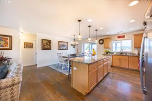 261 Braxton Ct, Roseburg, OR 97471 - Photo 8
