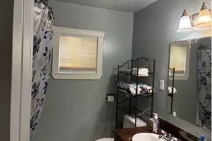 1932 NE Commercial Ave, Roseburg, OR 97470 - Photo 8