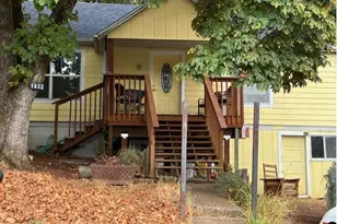 1932 NE Commercial Ave, Roseburg, OR 97470 - Photo 2