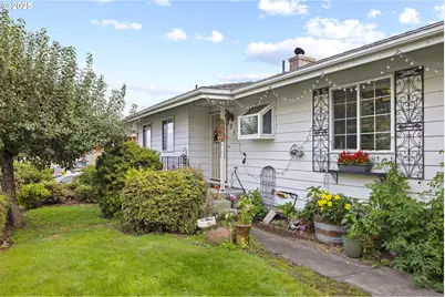 505 SW Tichenor St, Clatskanie, OR 97016 - Photo 4