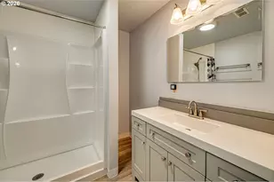 1004 NE 84th Ave, Vancouver, WA 98664 - Photo 16