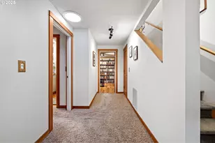 1867 Fircrest Dr, Eugene, OR 97403 - Photo 28