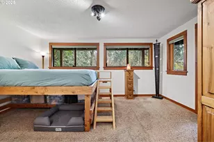 1867 Fircrest Dr, Eugene, OR 97403 - Photo 26