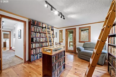 1867 Fircrest Dr, Eugene, OR 97403 - Photo 30