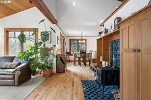 1867 Fircrest Dr, Eugene, OR 97403 - Photo 10