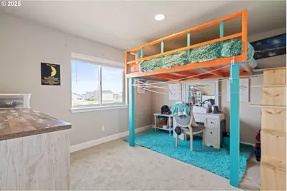 280 NW Double Eagle Ave, Madras, OR 97741 - Photo 16