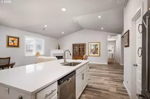 390 S 8th St, Carlton, OR 97111 - Photo 12