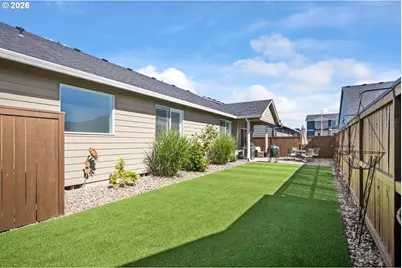 390 S 8th St, Carlton, OR 97111 - Photo 32