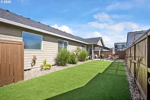 390 S 8th St, Carlton, OR 97111 - Photo 32