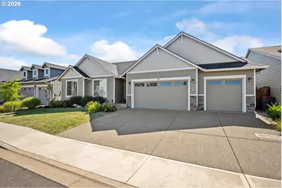 390 S 8th St, Carlton, OR 97111 - Photo 8