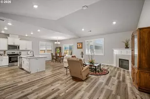 390 S 8th St, Carlton, OR 97111 - Photo 10