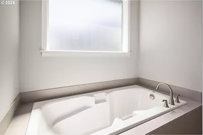 390 S 8th St, Carlton, OR 97111 - Photo 20