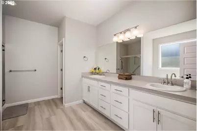 390 S 8th St, Carlton, OR 97111 - Photo 18