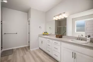 390 S 8th St, Carlton, OR 97111 - Photo 18