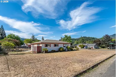 225 SE Stevenson Ave, Myrtle Creek, OR 97457 - Photo 42