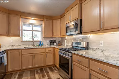 225 SE Stevenson Ave, Myrtle Creek, OR 97457 - Photo 12