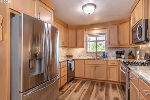225 SE Stevenson Ave, Myrtle Creek, OR 97457 - Photo 10