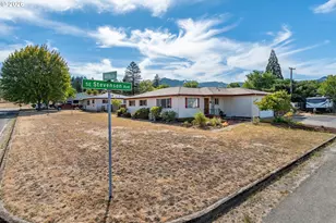 225 SE Stevenson Ave, Myrtle Creek, OR 97457 - Photo 40