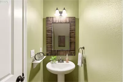 815 NW 1st Ave, Canby, OR 97013 - Photo 4