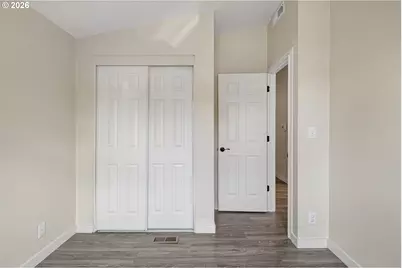 9700 SW Tualatin Rd #18, Tualatin, OR 97062 - Photo 14