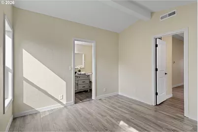 9700 SW Tualatin Rd #18, Tualatin, OR 97062 - Photo 10