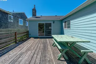 645 SE 4th St, Newport, OR 97365 - Photo 28